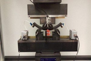 Fatigue test composite hydrogen cell casing with acoustic emissions detection